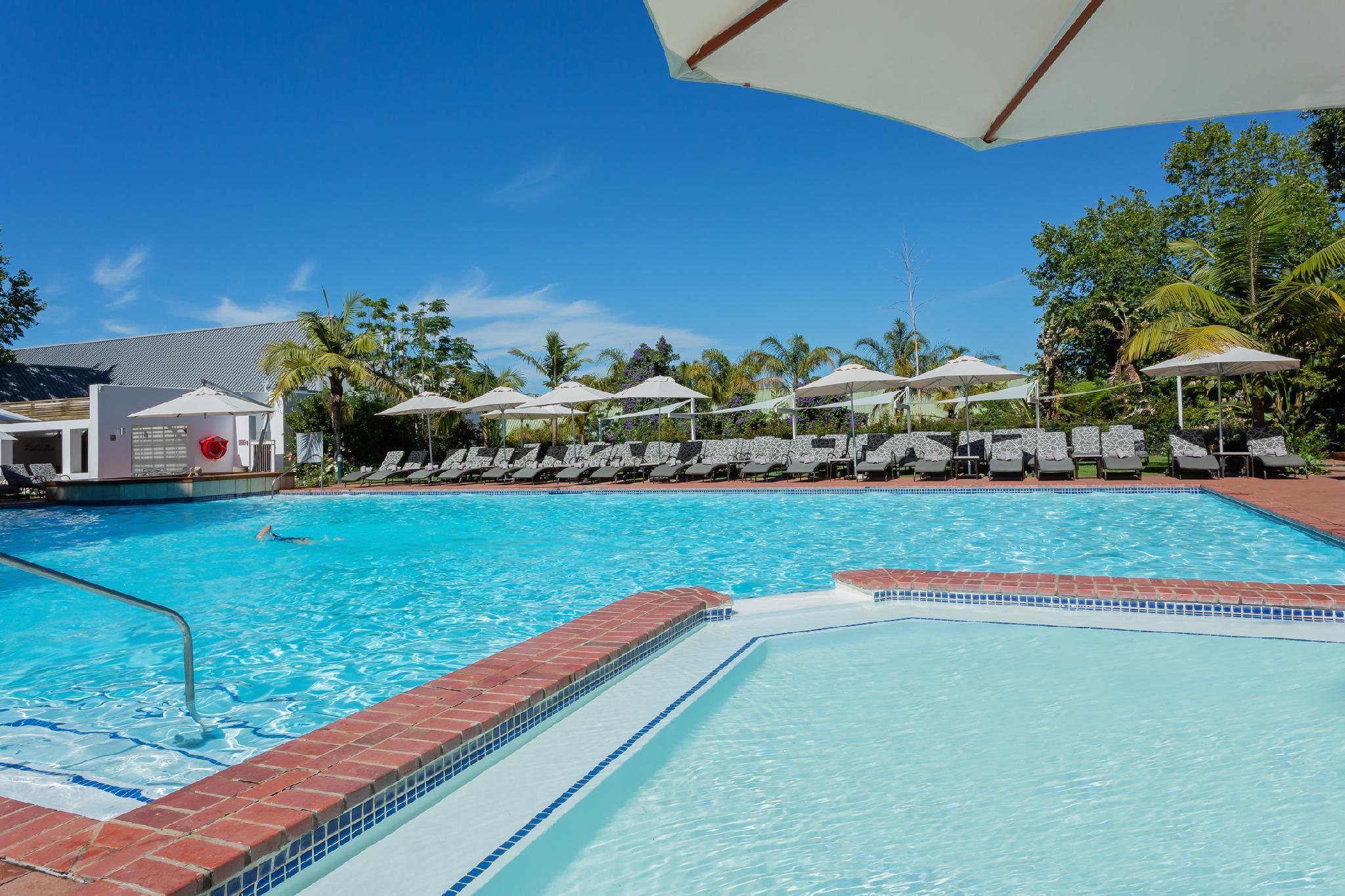 Fancourt Hotel George Bagian luar foto