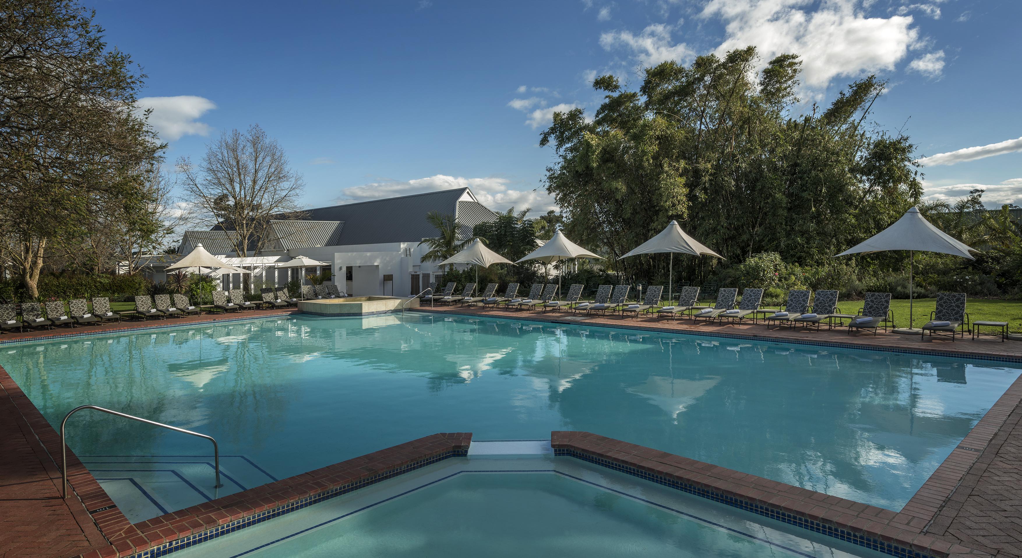 Fancourt Hotel George Bagian luar foto