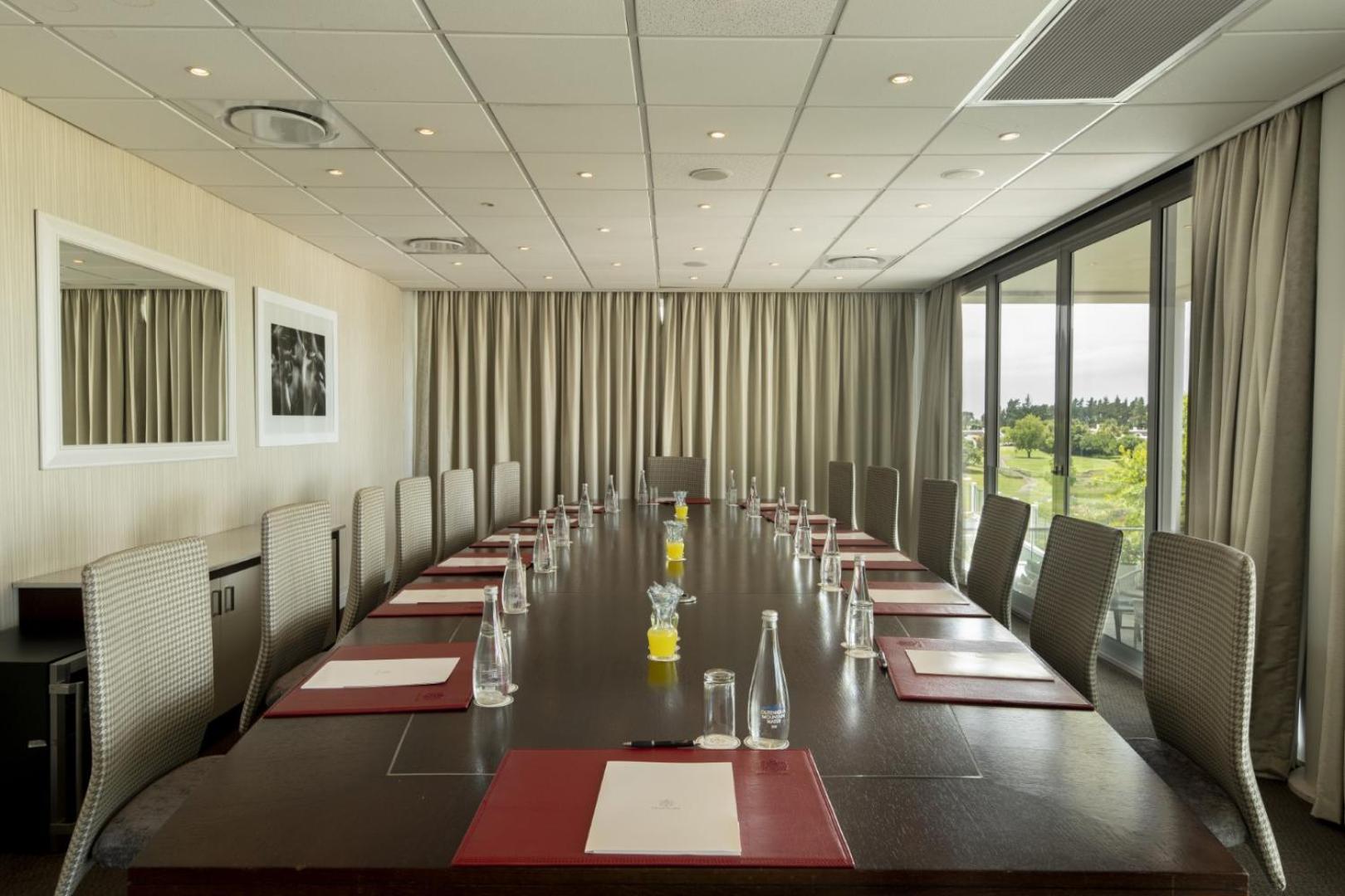 Fancourt Hotel George Bagian luar foto